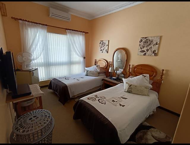 3 BEDROOM TOWNHOUSE FOR SALE IN PROTEA PARK